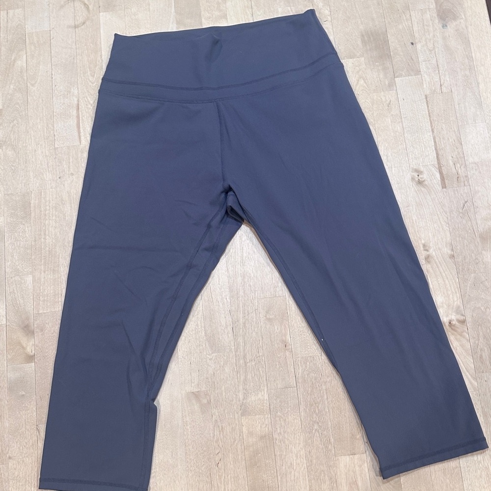 Stylish Navy Cropped Pants for Women